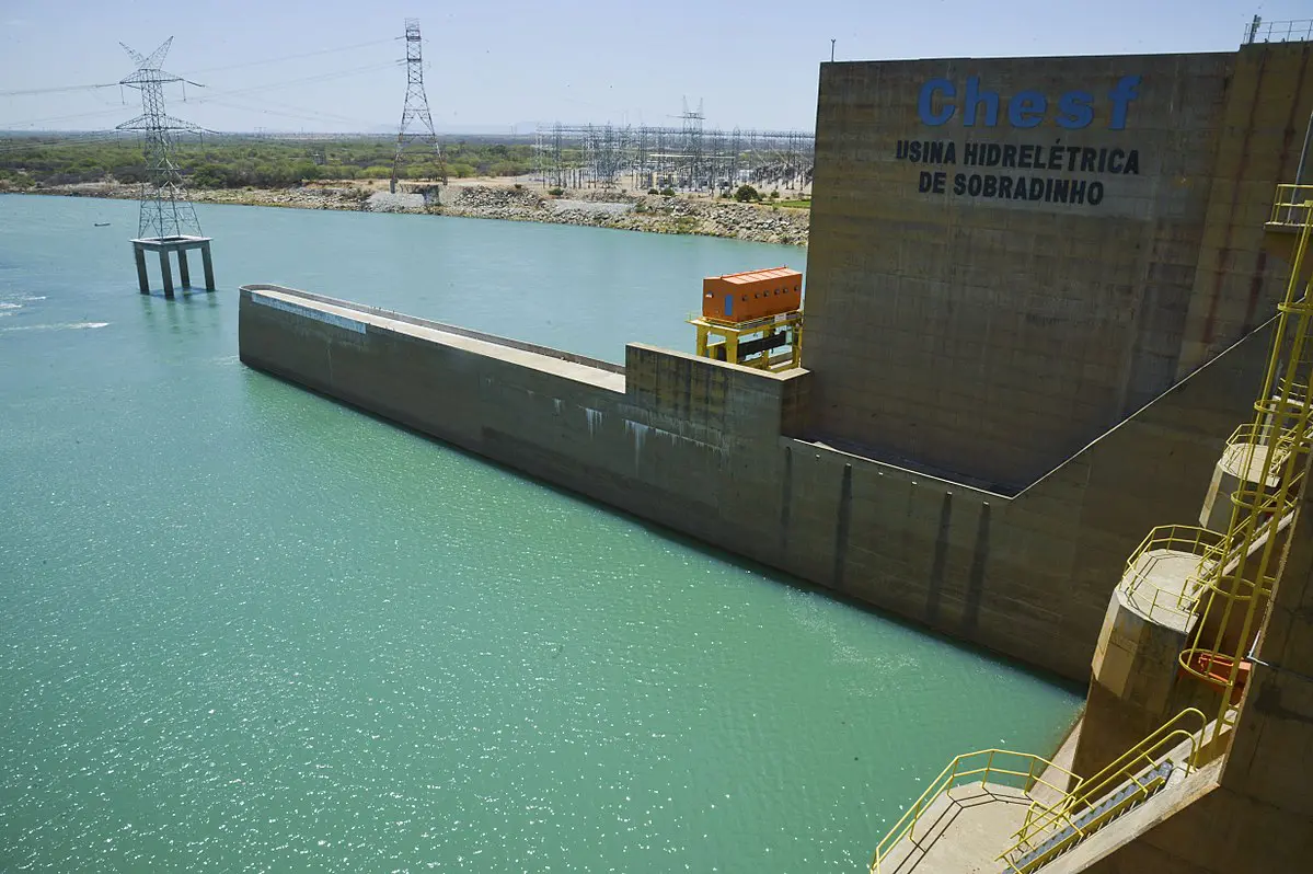 Entenda o que é energia hidrossolar