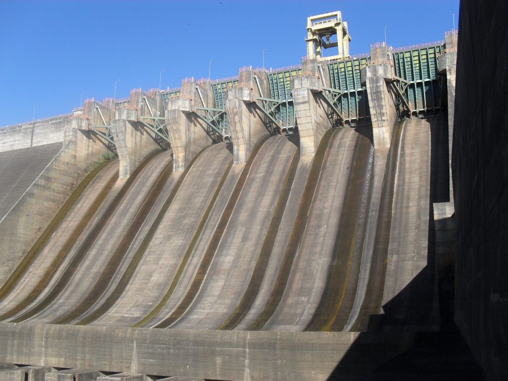 Entenda o que é energia hidrossolar